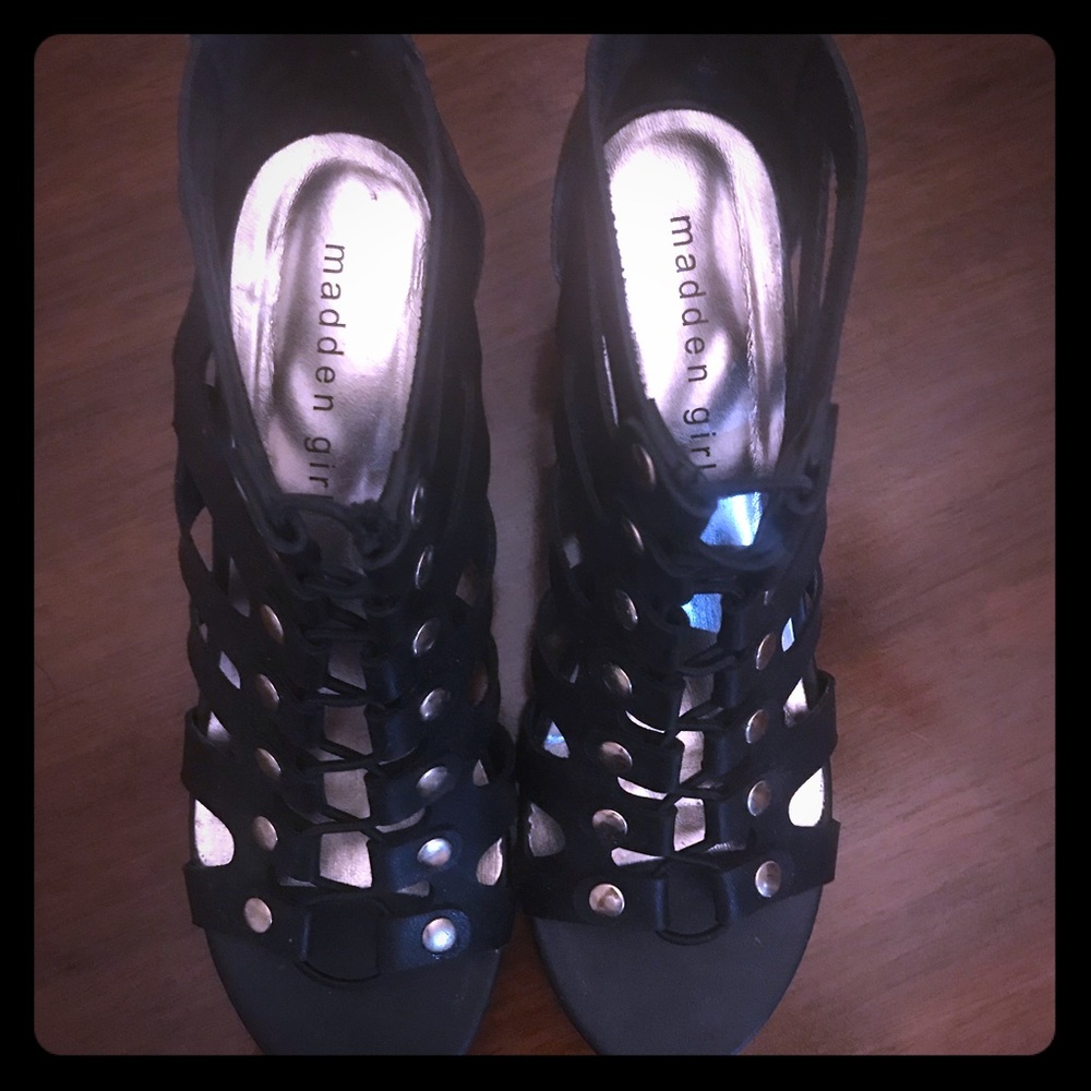 Madden Girl wedges